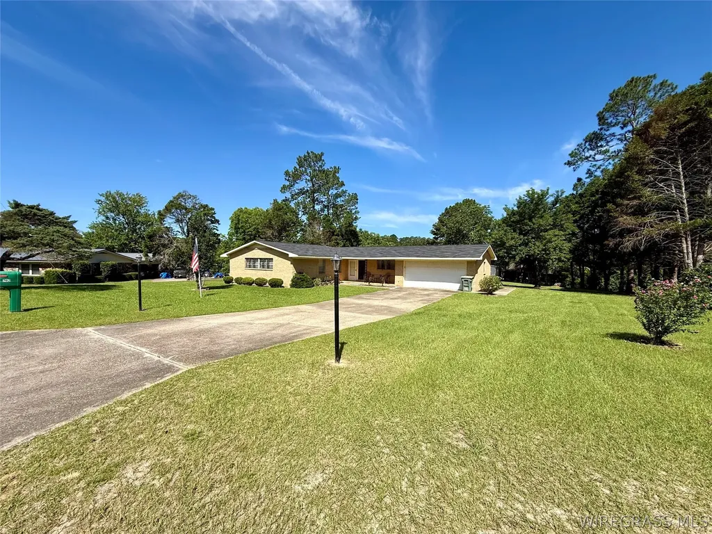 262 Cherry Lane Ozark AL 36360