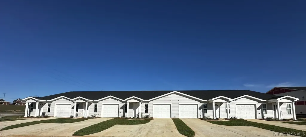 112 Juniper Cove Enterprise AL 36330