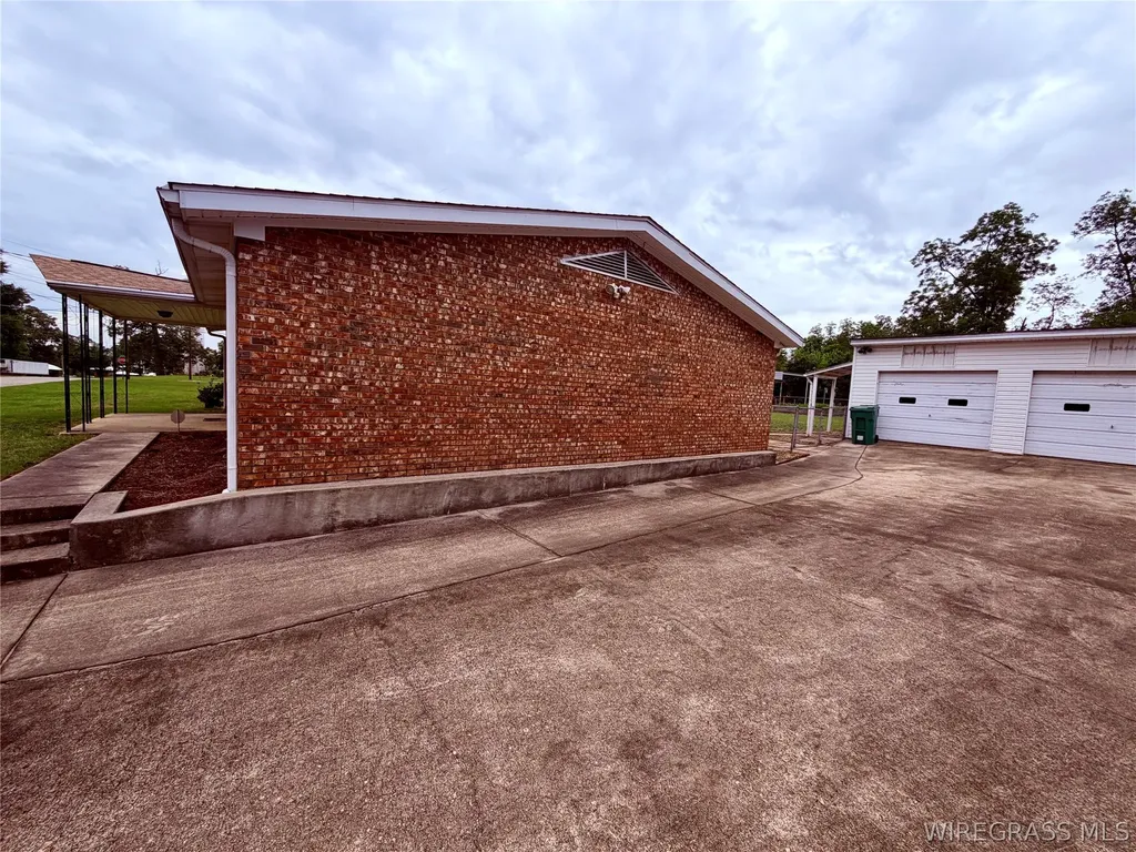 309 Pine Street Brundidge AL 36010