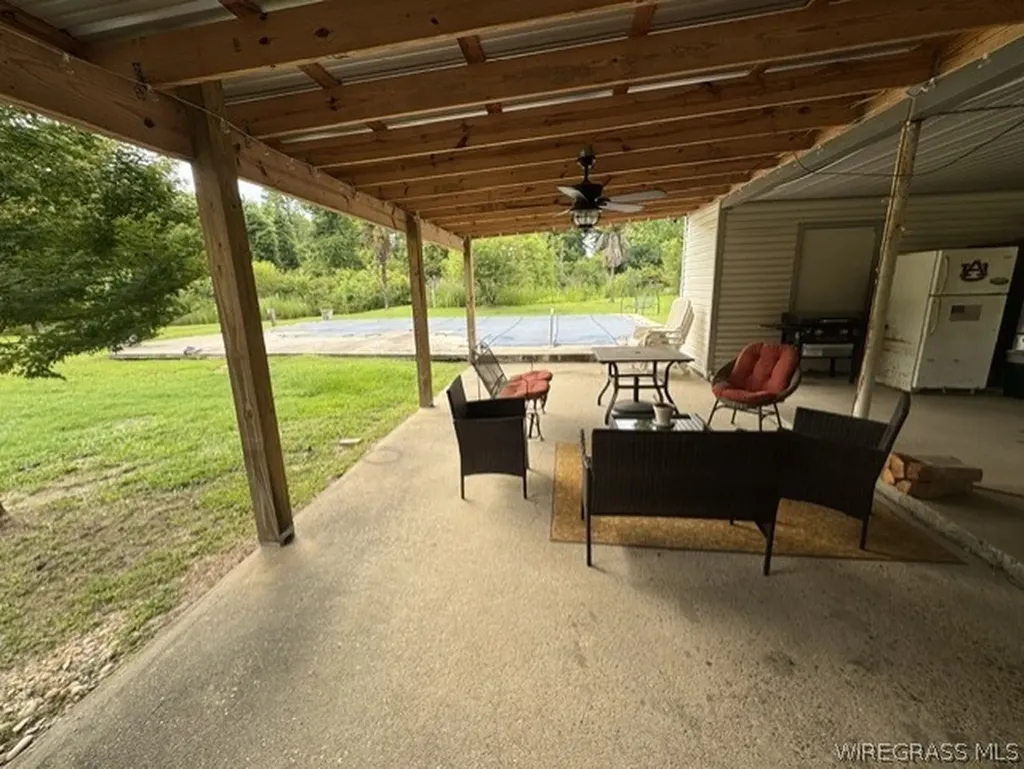 5781 State Line Road Cottonwood AL 36320