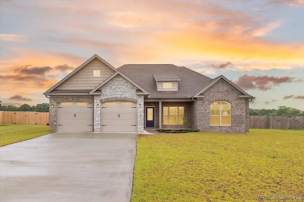 272 Sandbed Road Newton AL 36352