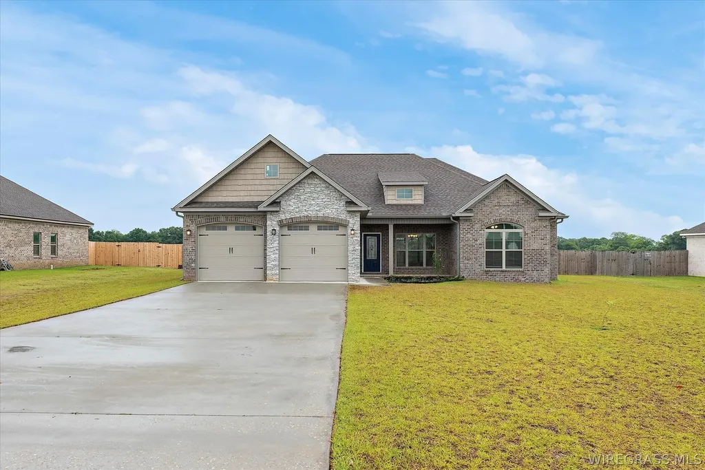 272 Sandbed Road Newton AL 36352