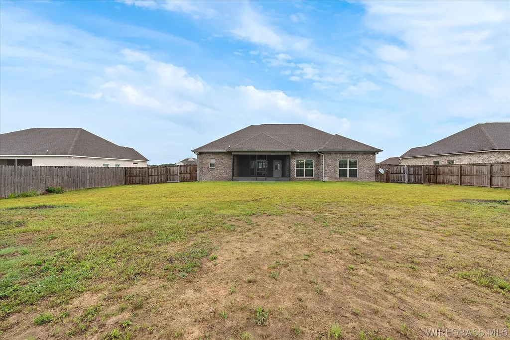 272 Sandbed Road Newton AL 36352