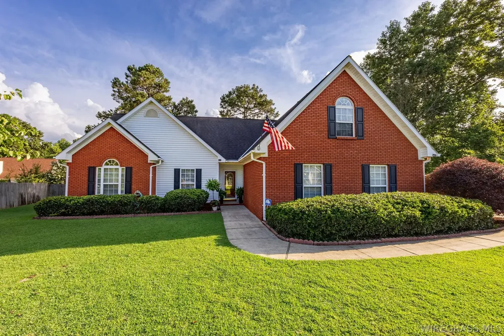 107 Fox Lair Court Dothan AL 36305
