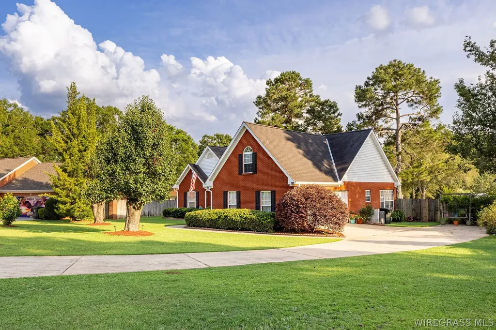 107 Fox Lair Court Dothan AL 36305
