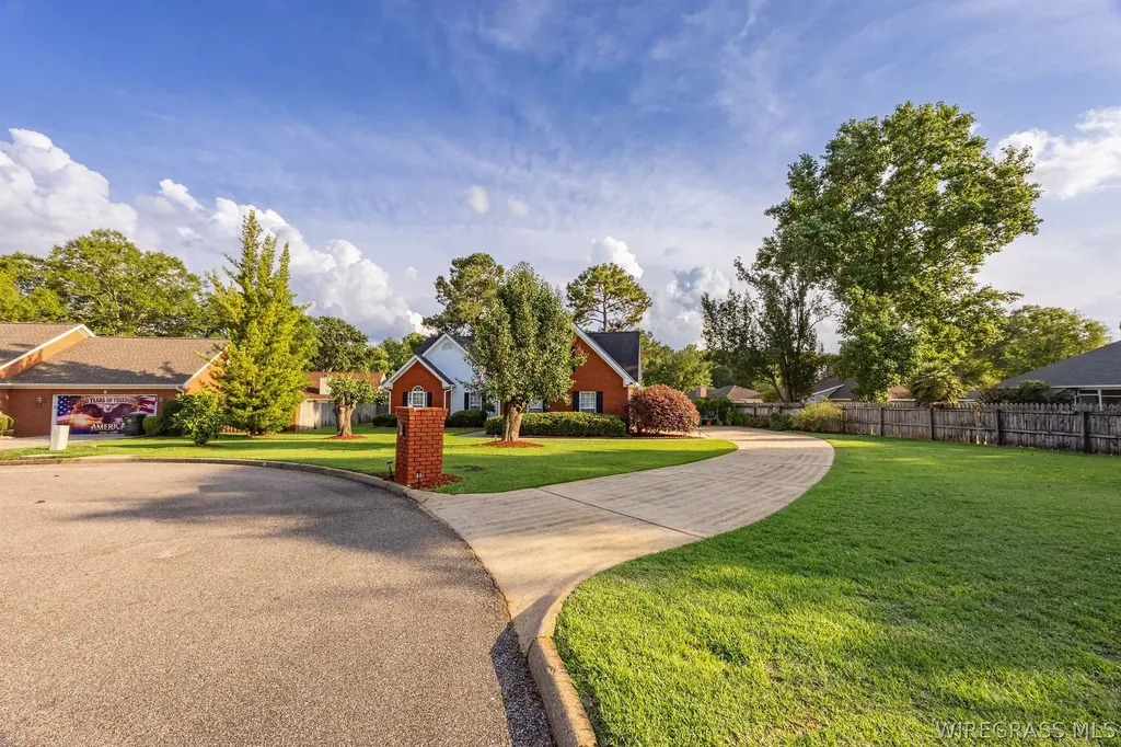107 Fox Lair Court Dothan AL 36305