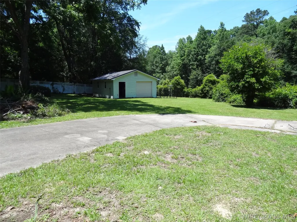 27 Andrews Drive Daleville AL 36322