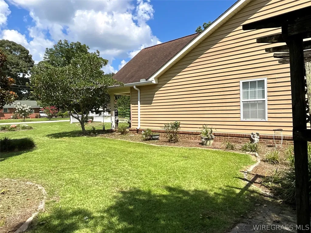 510 E Church Street New Brockton AL 36351
