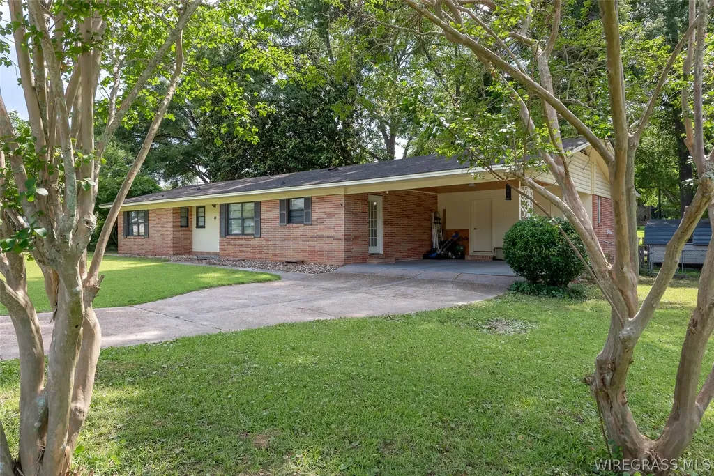 101 Laurel Circle Enterprise AL 36330