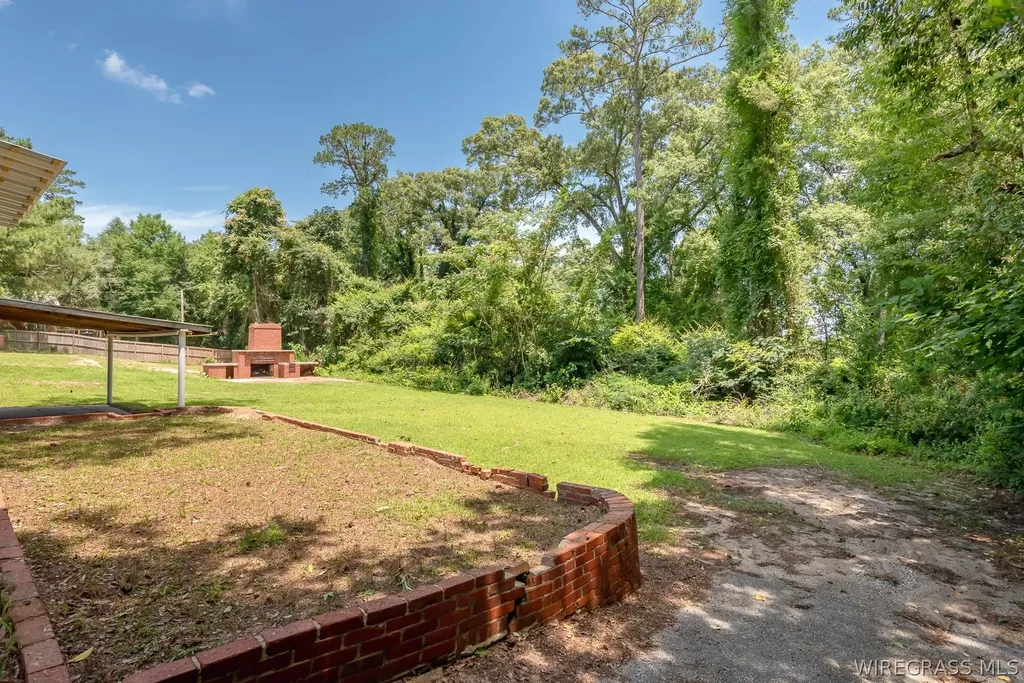 561 Davis Street E Elba AL 36323