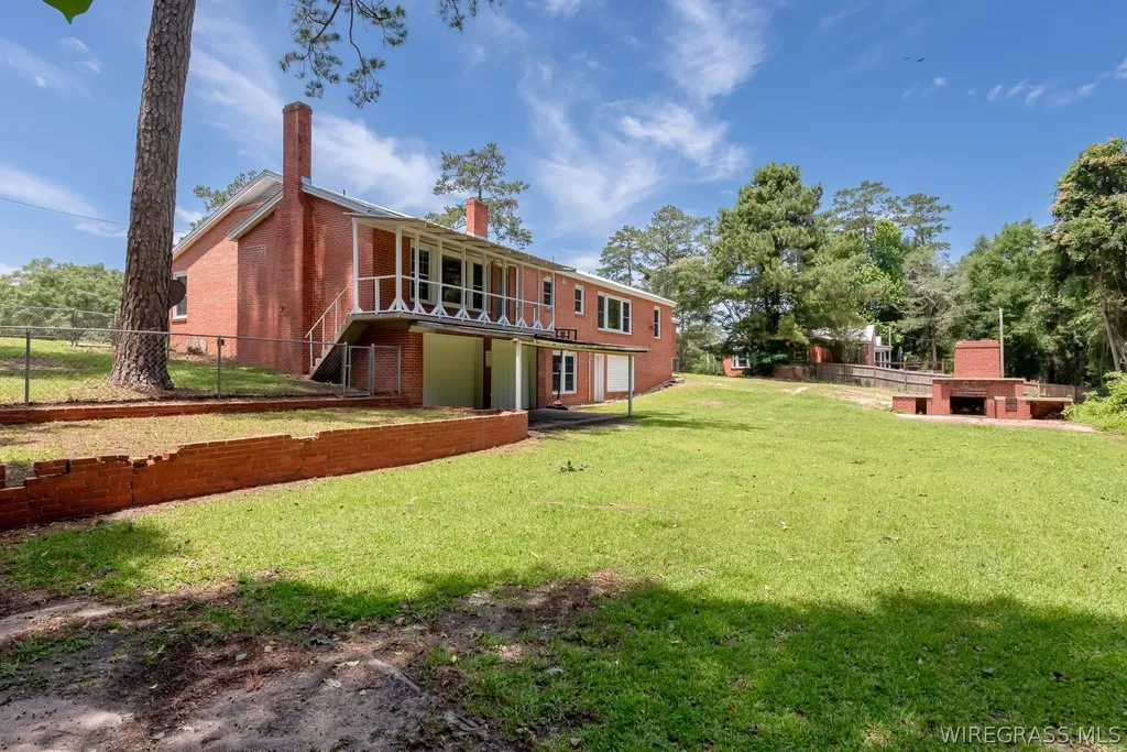561 Davis Street E Elba AL 36323
