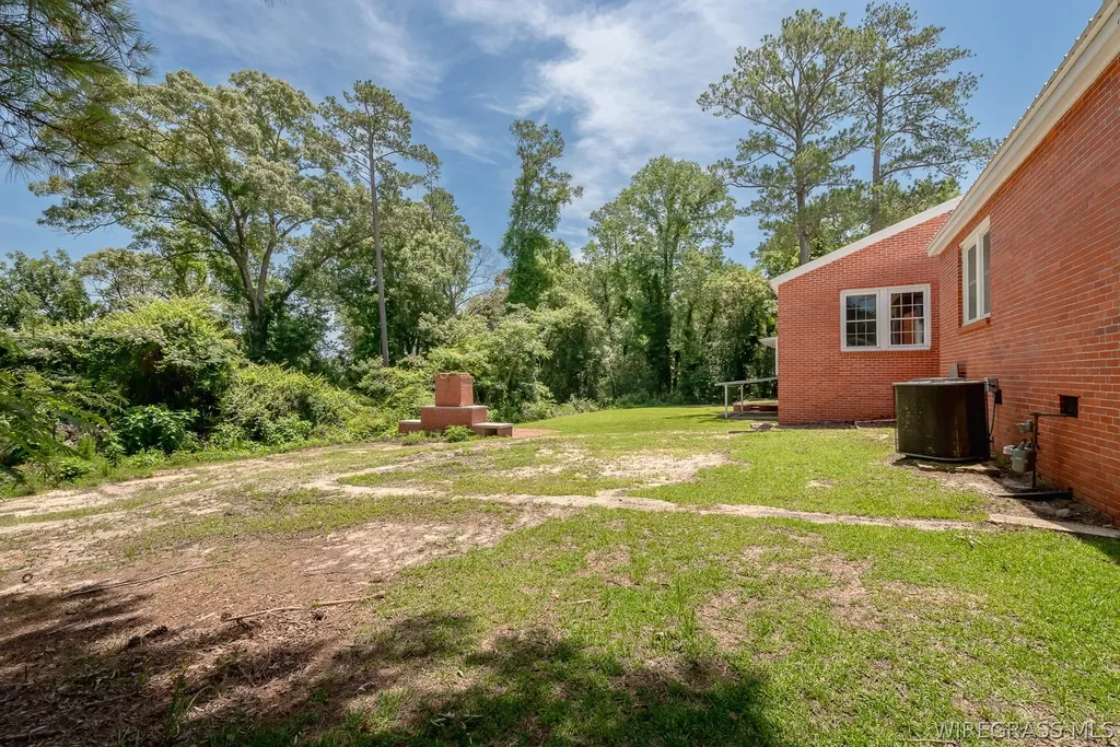 561 Davis Street E Elba AL 36323