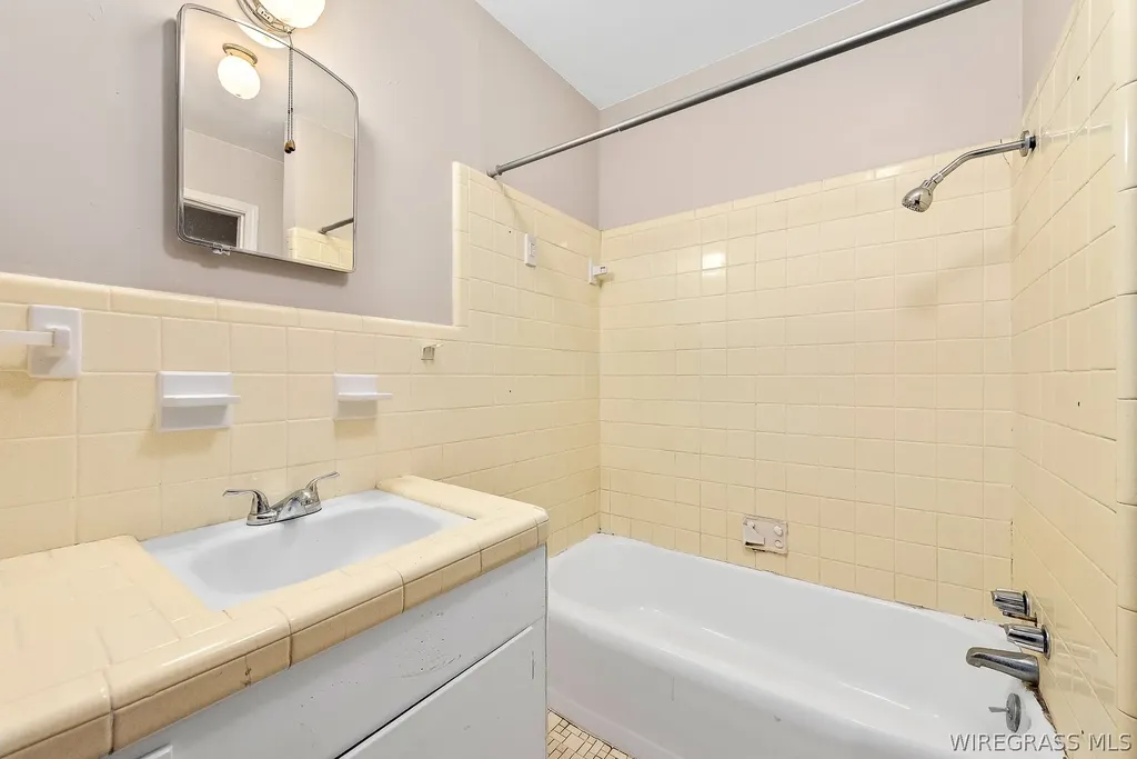 561 Davis Street E Elba AL 36323