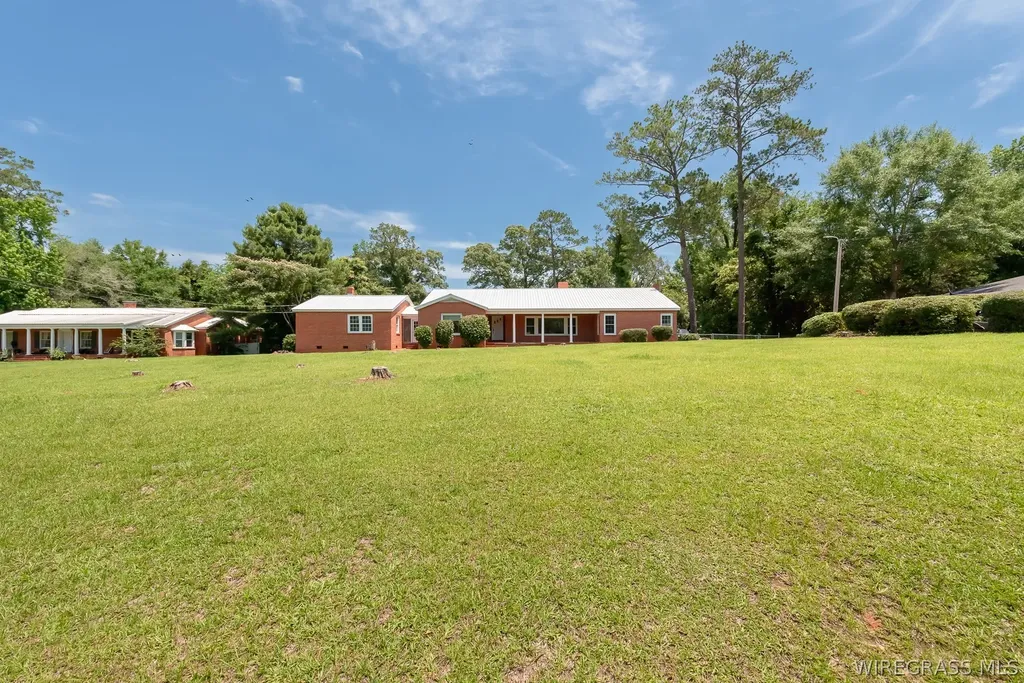 561 Davis Street E Elba AL 36323