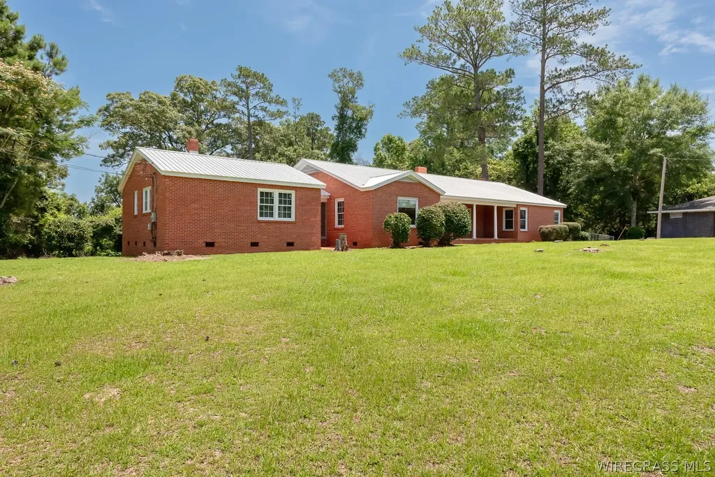 561 Davis Street E Elba AL 36323