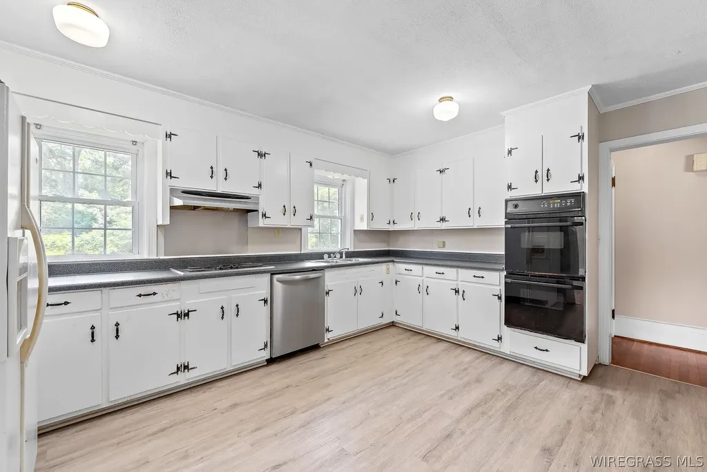 561 Davis Street E Elba AL 36323