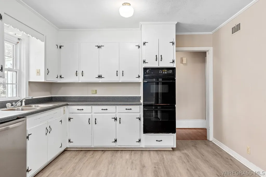 561 Davis Street E Elba AL 36323