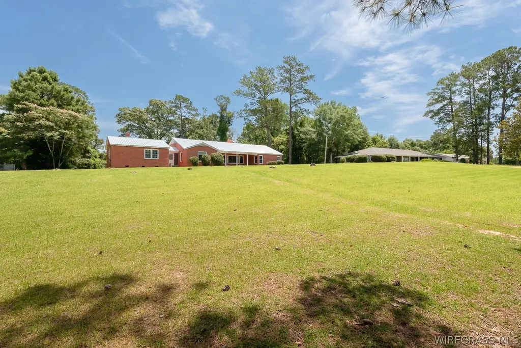 561 Davis Street E Elba AL 36323