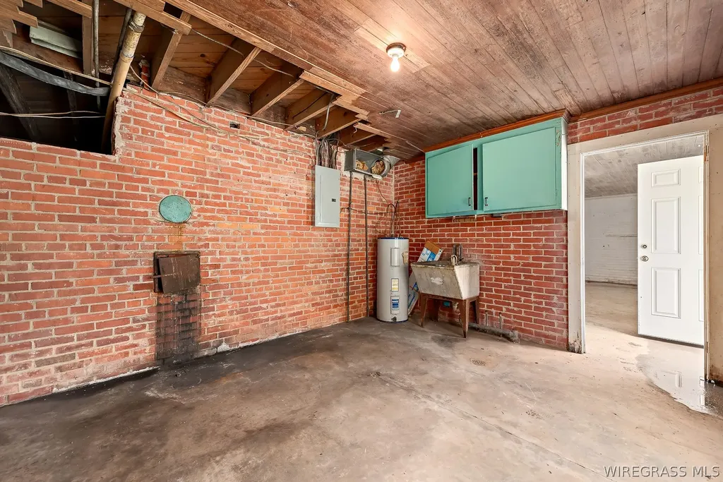 561 Davis Street E Elba AL 36323