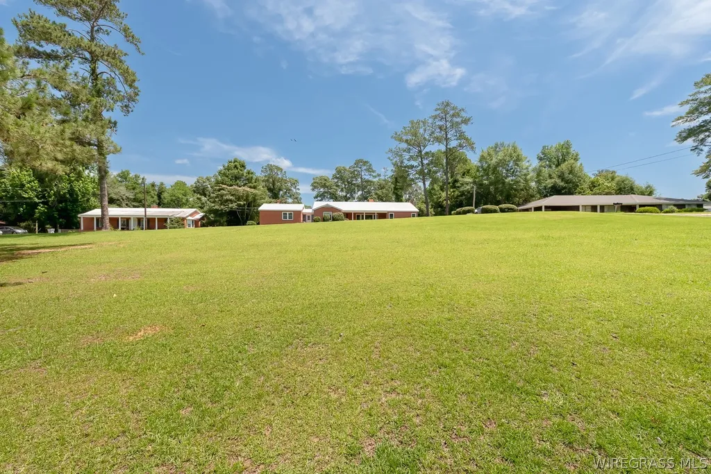 561 Davis Street E Elba AL 36323