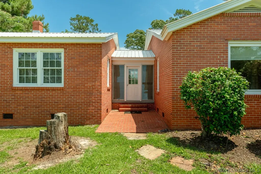 561 Davis Street E Elba AL 36323
