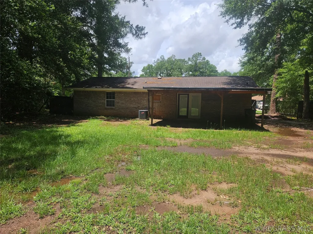 2504 Linda Lane E Dothan AL 36303