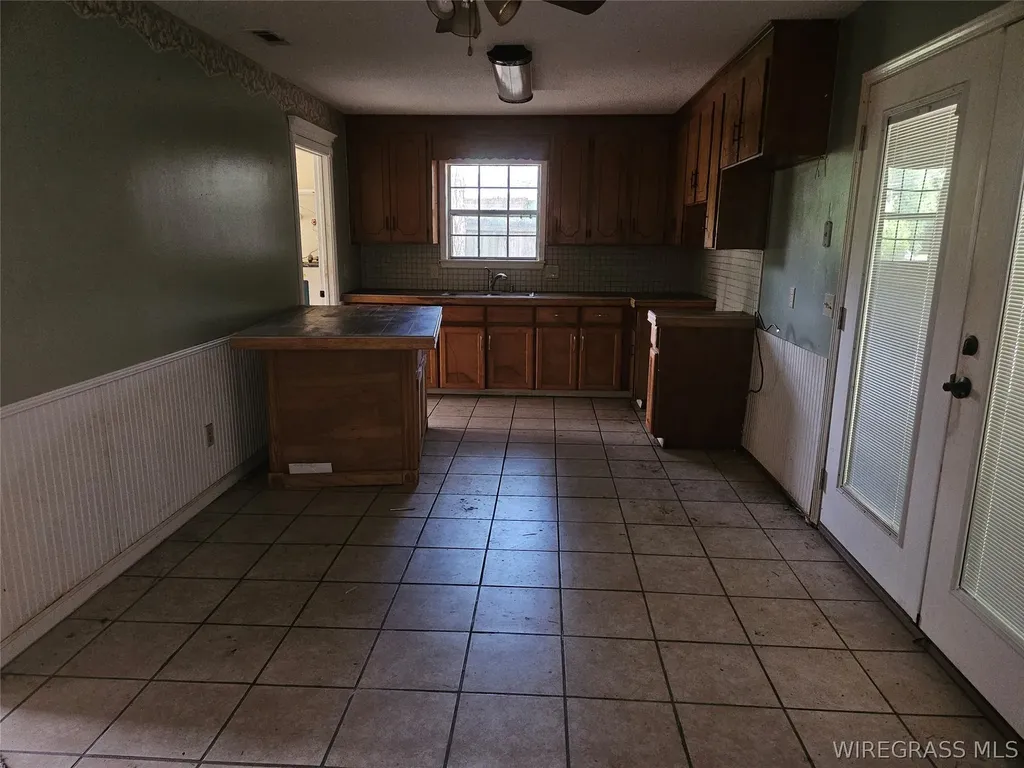 2504 Linda Lane E Dothan AL 36303