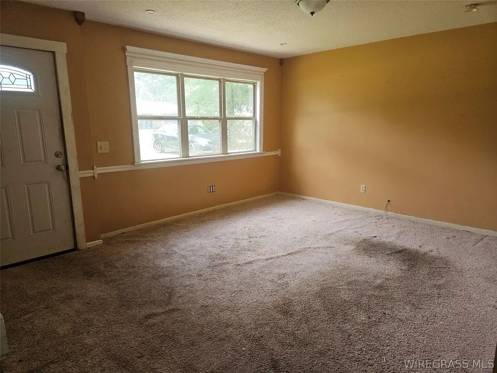 2504 Linda Lane E Dothan AL 36303