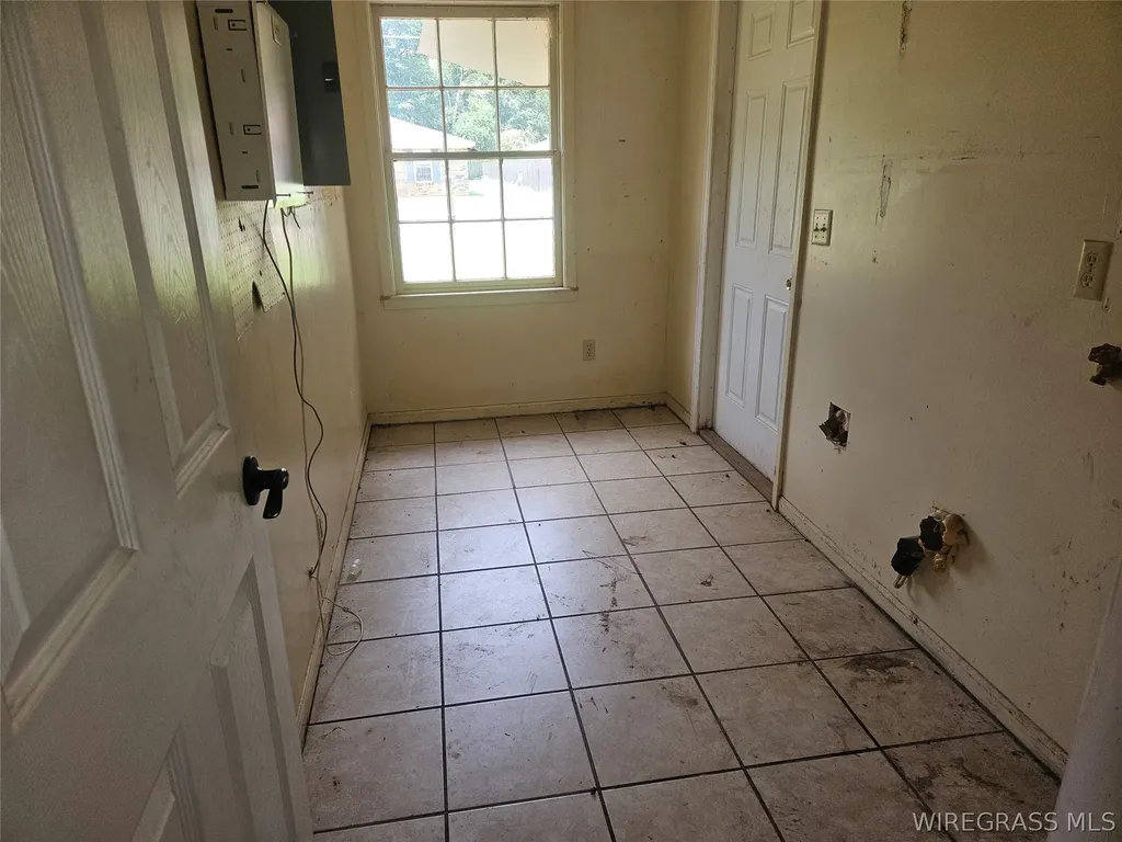 2504 Linda Lane E Dothan AL 36303