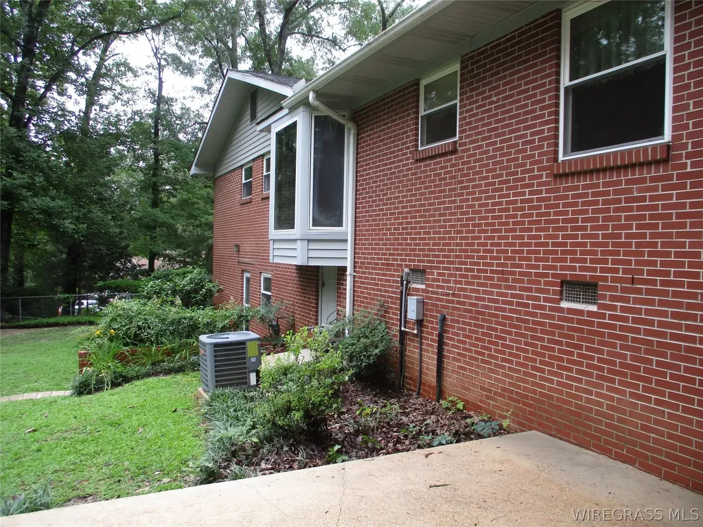 173 Pinecrest Drive Ozark AL 36360