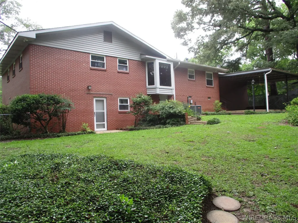 173 Pinecrest Drive Ozark AL 36360