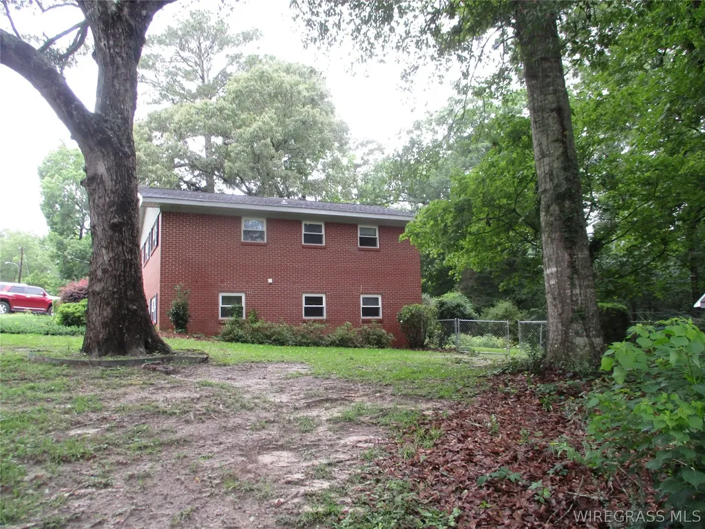 173 Pinecrest Drive Ozark AL 36360