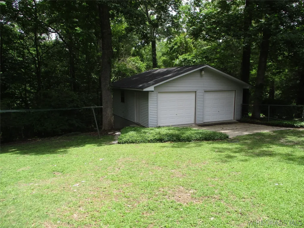 173 Pinecrest Drive Ozark AL 36360