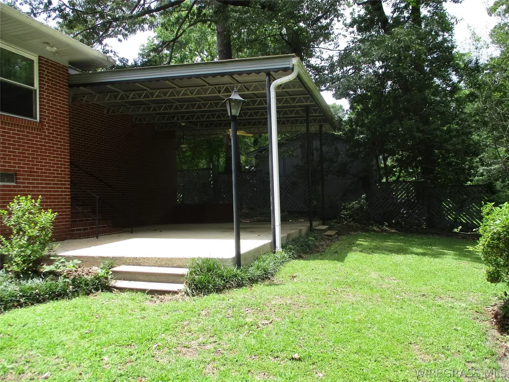 173 Pinecrest Drive Ozark AL 36360
