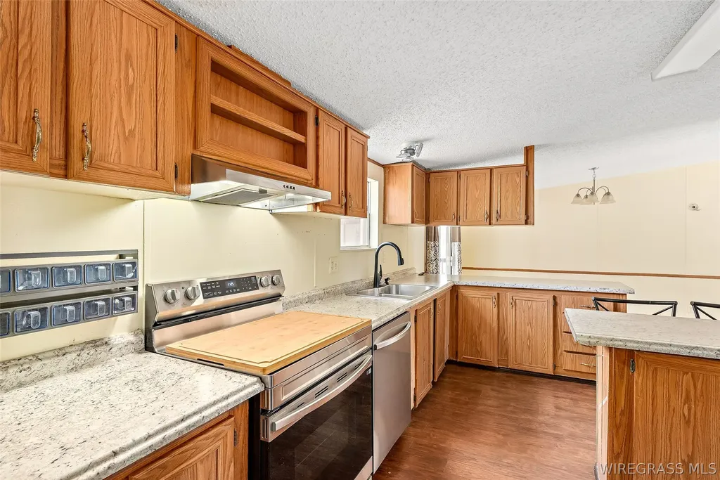 402 Covey Circle Dothan AL 36305