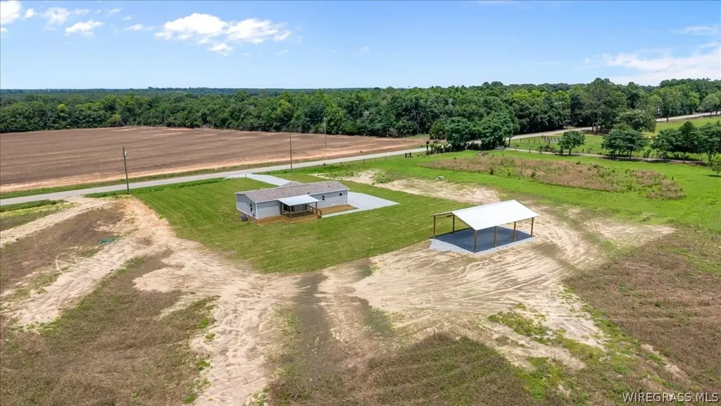 3676 County Road 4 Black AL 36314