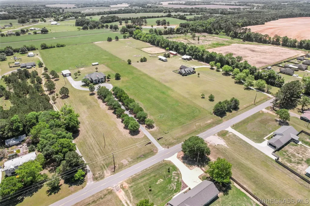 645 Windmill Road Newton AL 36352