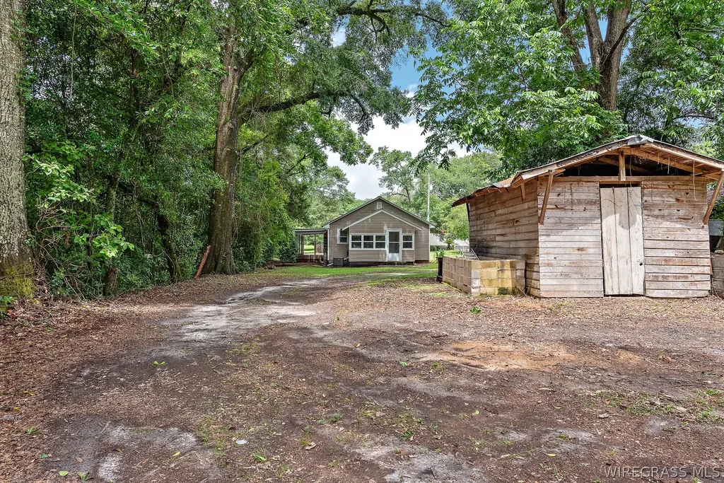 306 N Cherokee Street Geneva AL 36340