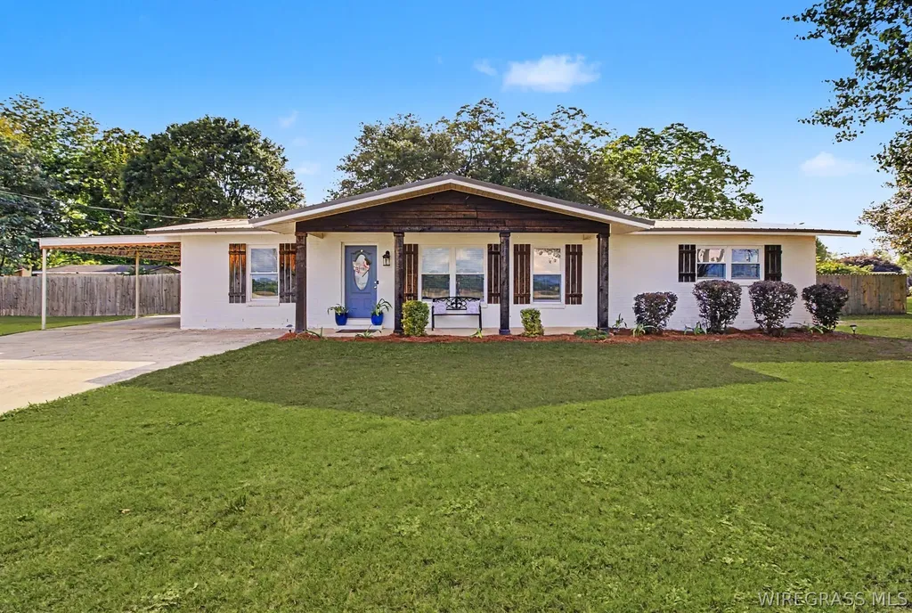 402 Cable Street Headland AL 36345