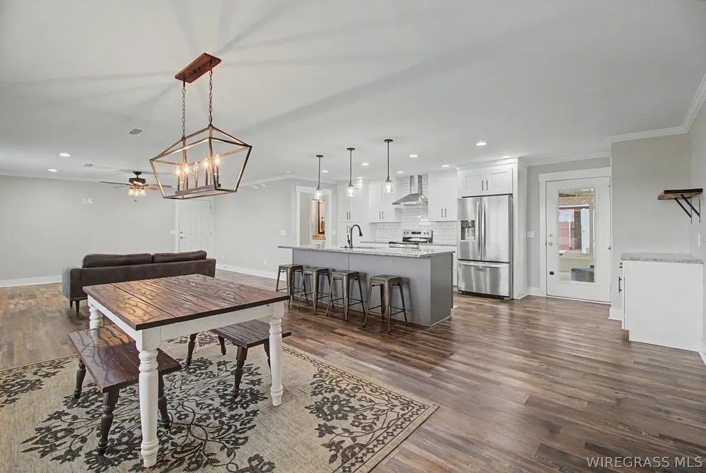 402 Cable Street Headland AL 36345