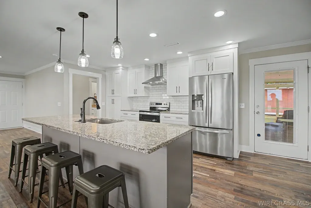 402 Cable Street Headland AL 36345