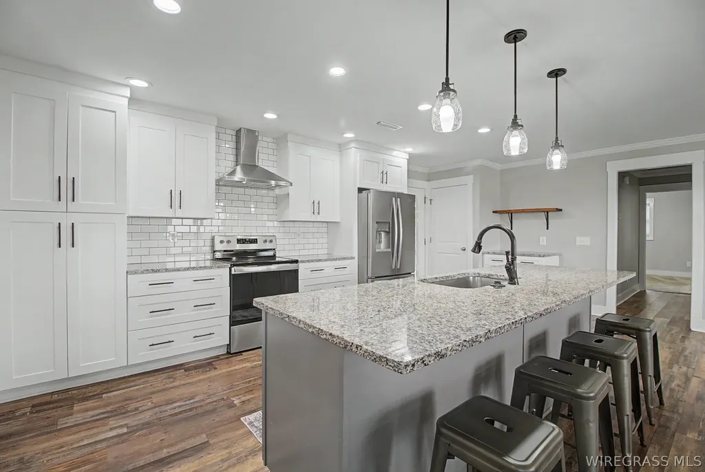402 Cable Street Headland AL 36345