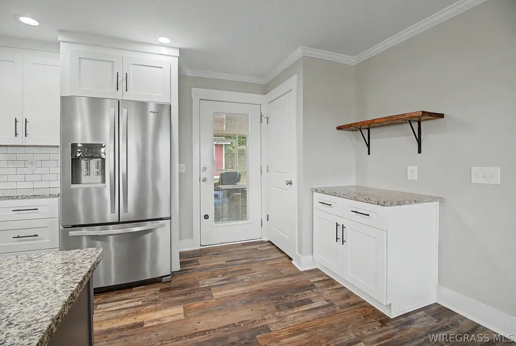 402 Cable Street Headland AL 36345