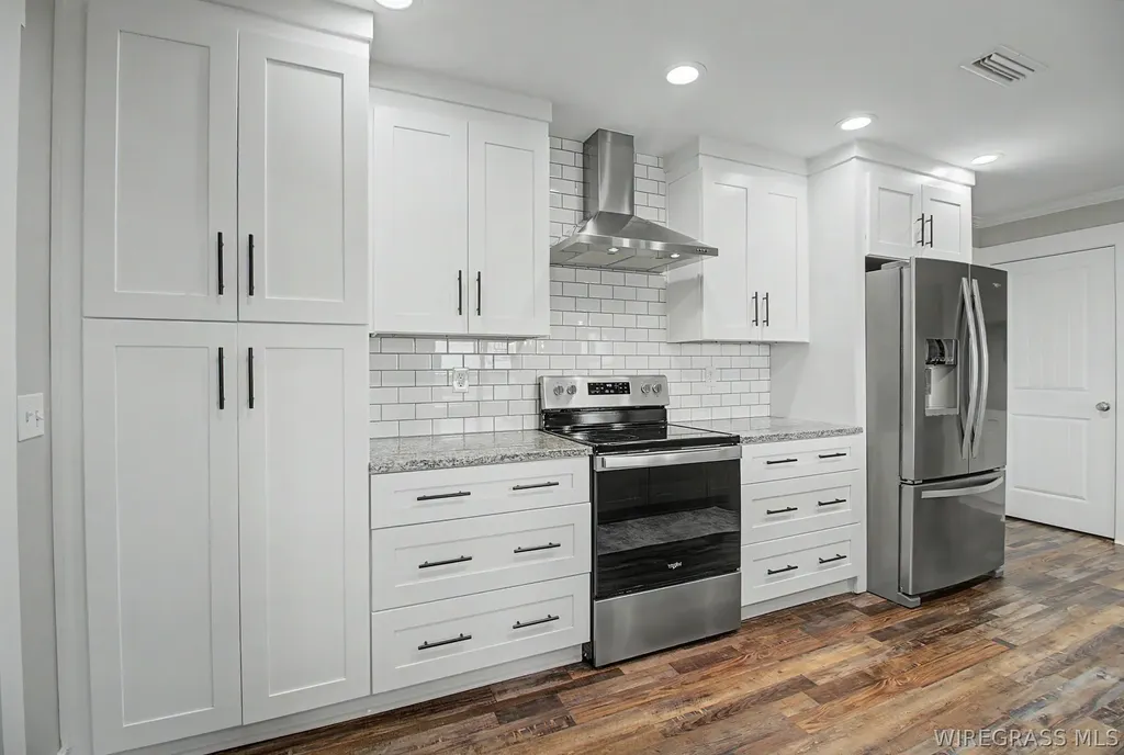 402 Cable Street Headland AL 36345