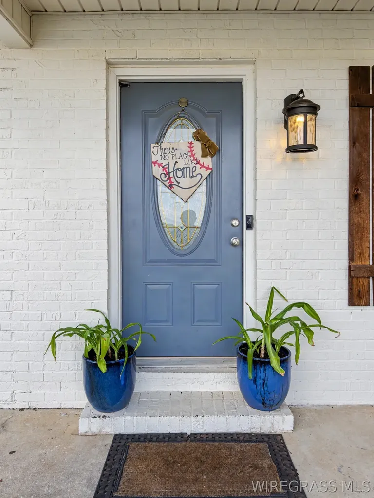 402 Cable Street Headland AL 36345