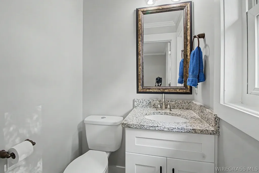 402 Cable Street Headland AL 36345