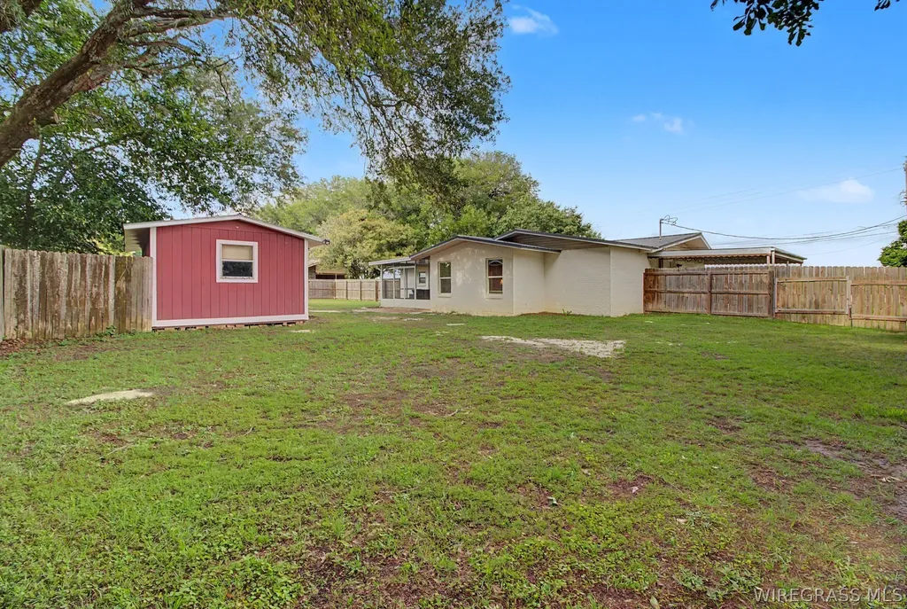 402 Cable Street Headland AL 36345