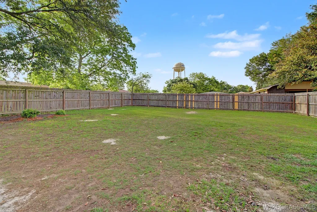 402 Cable Street Headland AL 36345