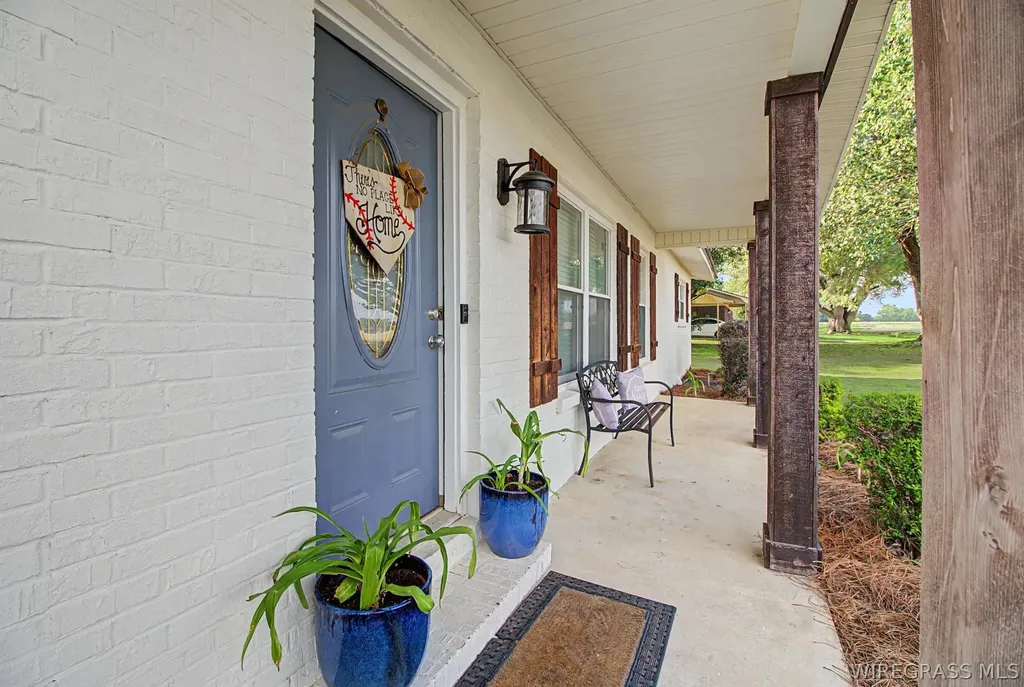 402 Cable Street Headland AL 36345