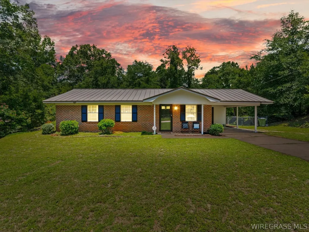 141 Honeysuckle Lane Ozark AL 36360